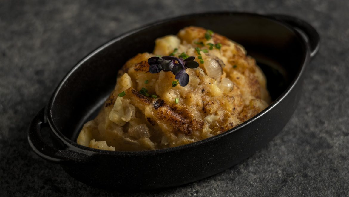 Fried onion potato mash