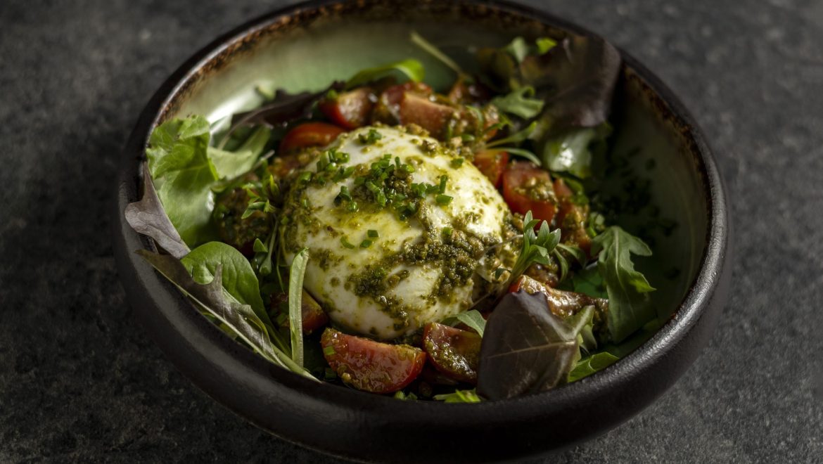 Pesto burrata with cherry tomato